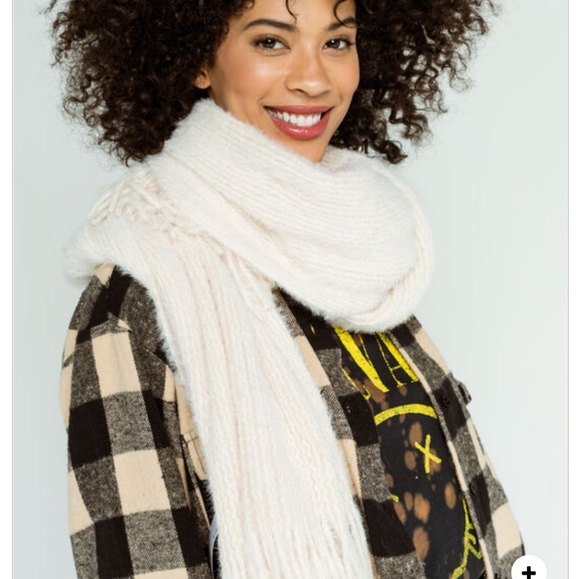 🌼❄️Free People Whisper Fringe Scarf - Picture 6 of 9